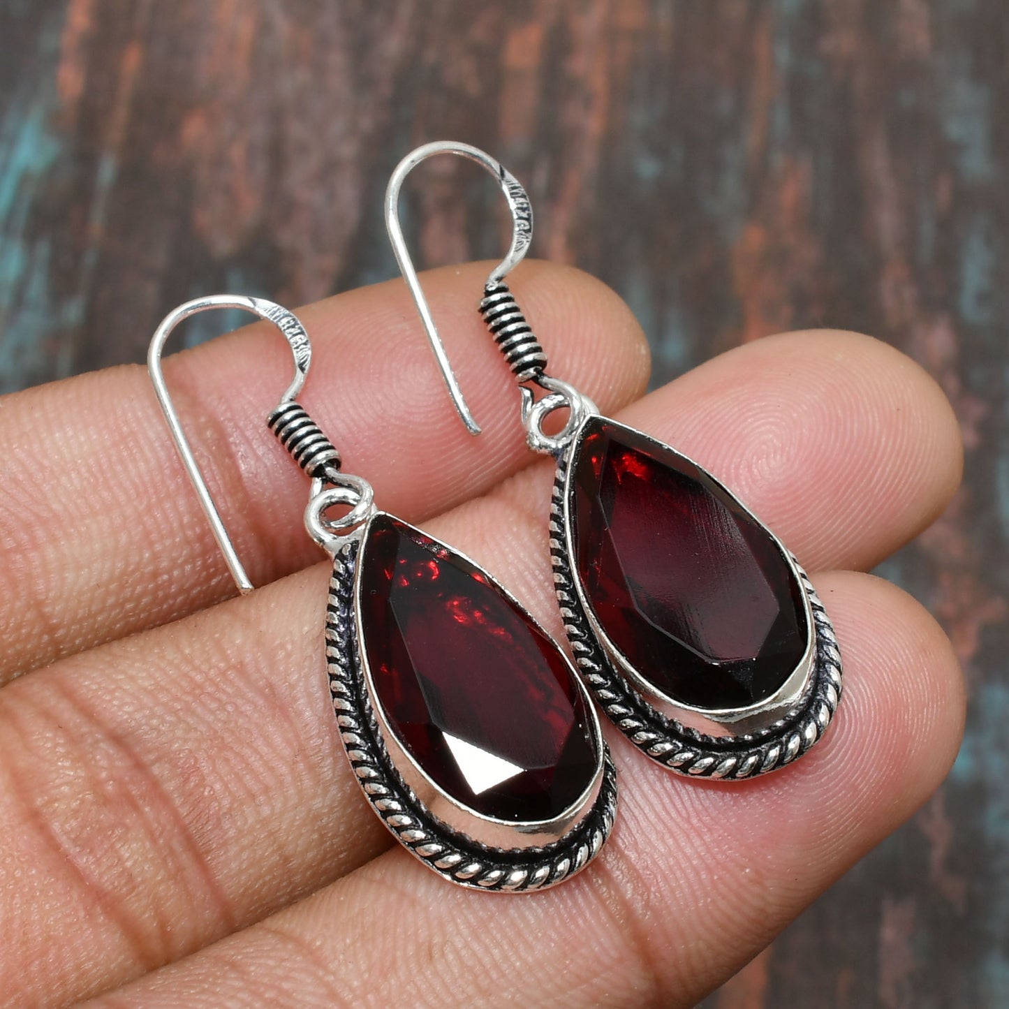 Ember Embrace – Vintage Sterling Silver Garnet Earrings