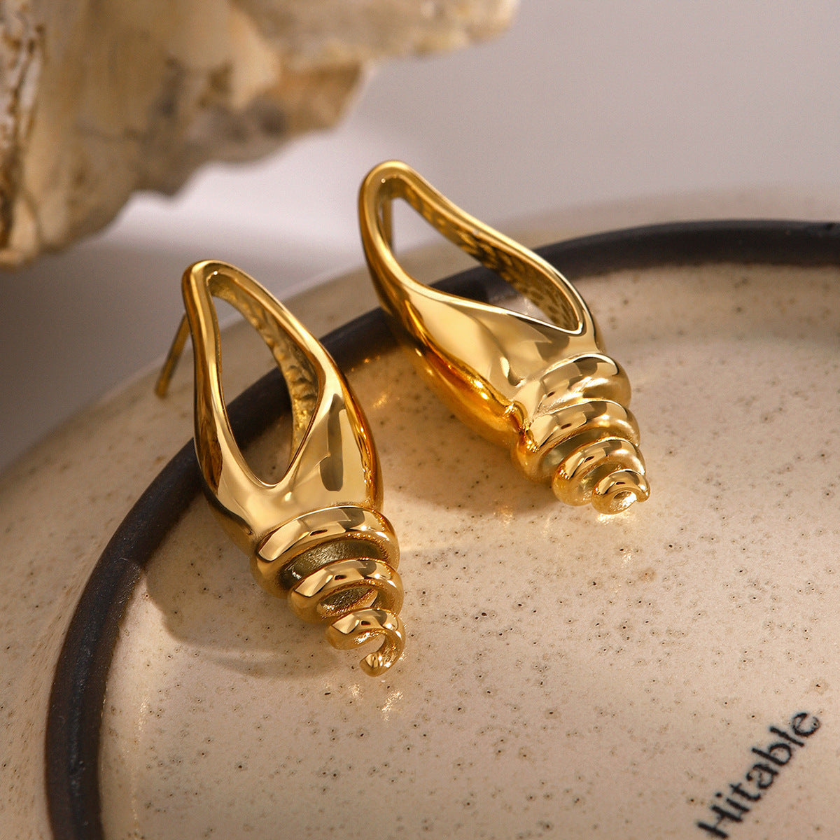 Hollow Conch Earrings