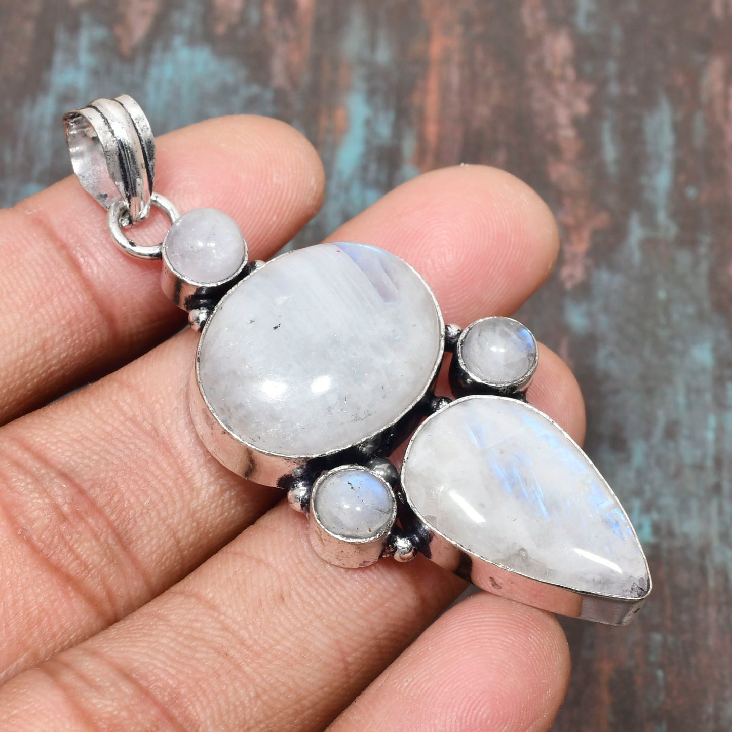 Lunar Serenity – Sterling Silver Moonstone Pendant