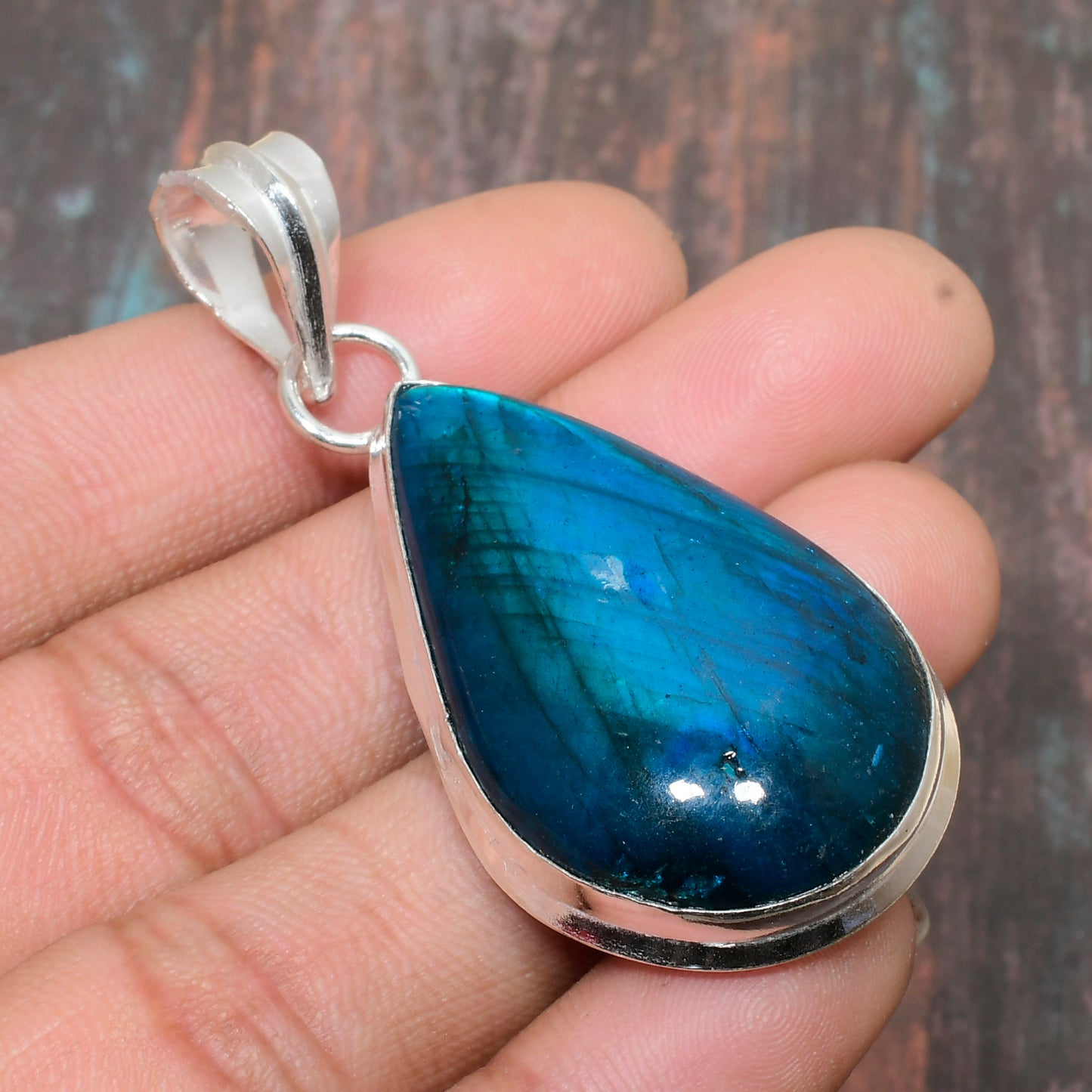 Luna’s Veil – Blue Labradorite Silver Pendant