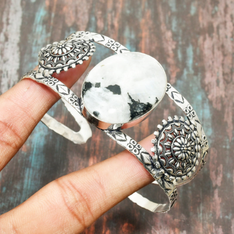 Luna’s Whisper – Silver Moonstone Cuff