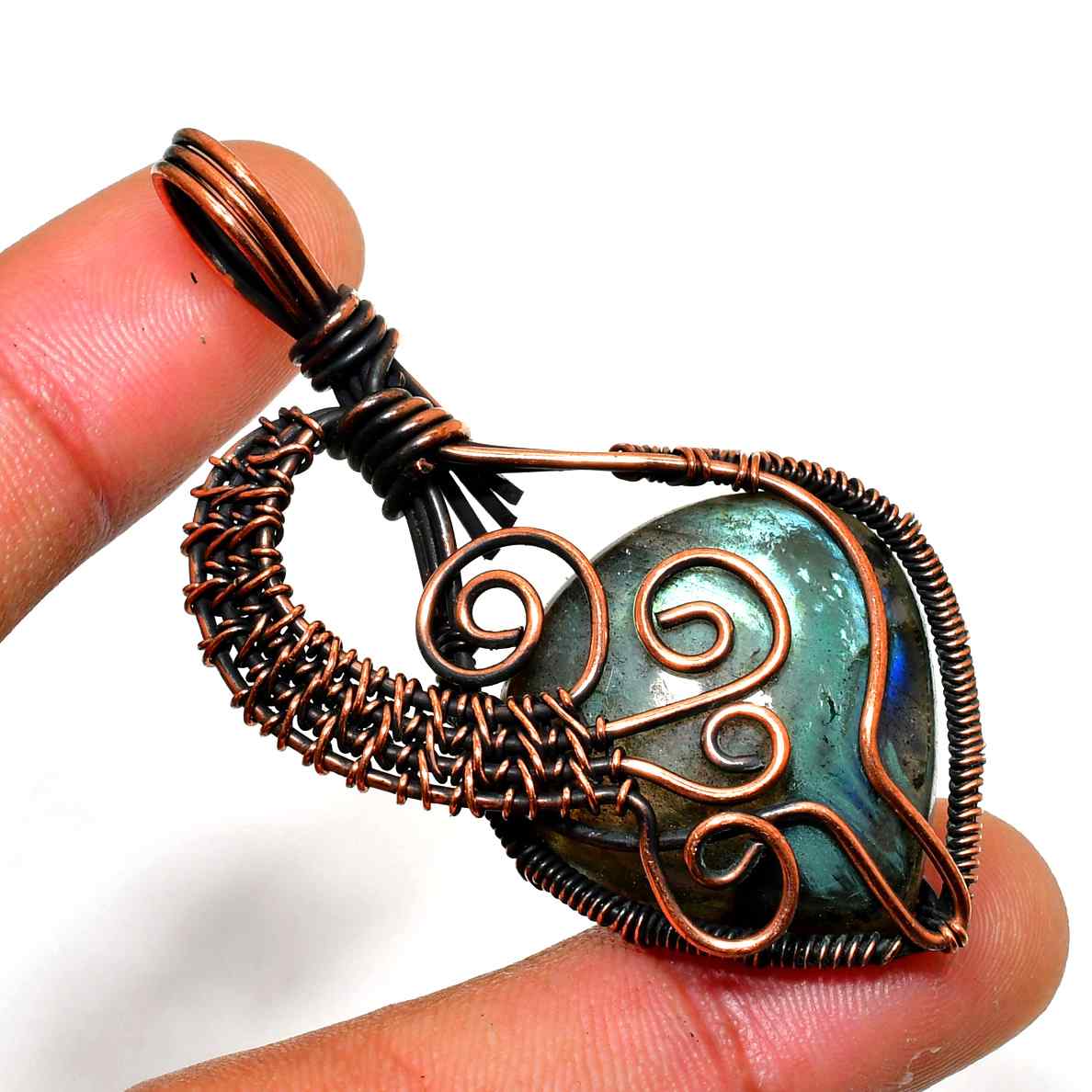 Aurora’s Embrace – Labradorite Copper Pendant