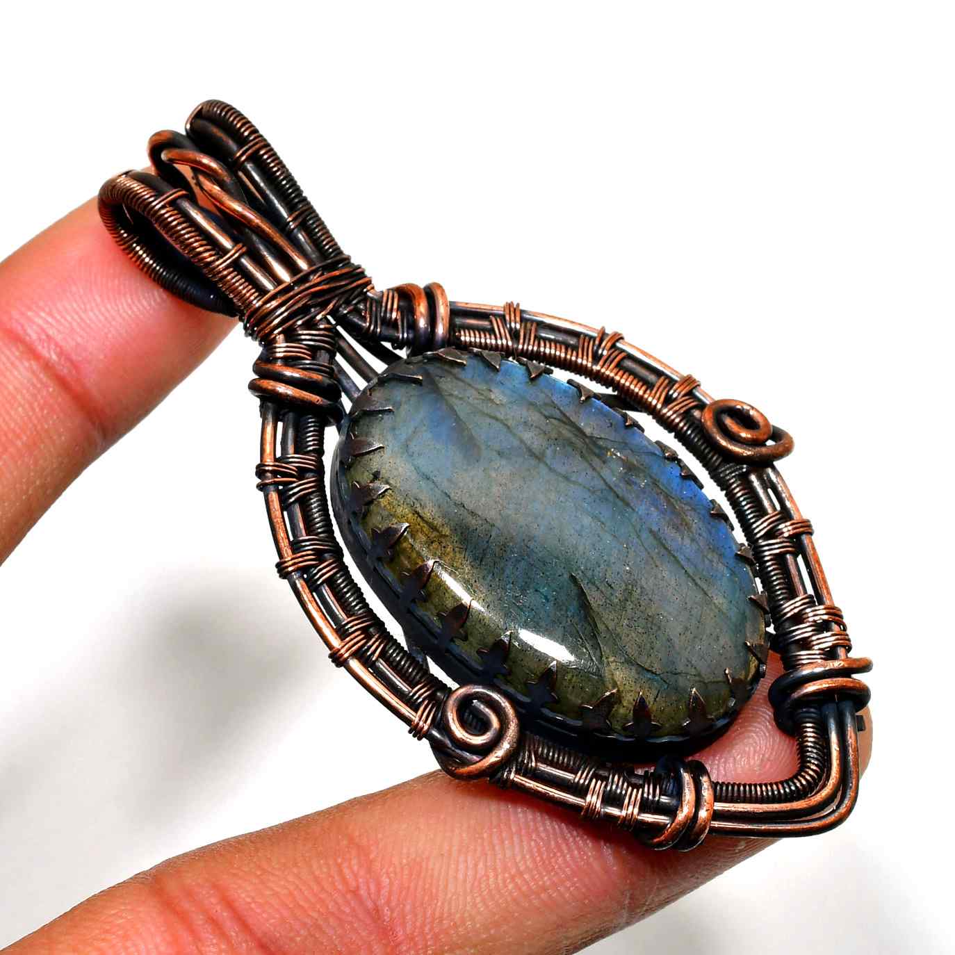 Aurora’s Embrace – Labradorite Copper Pendant