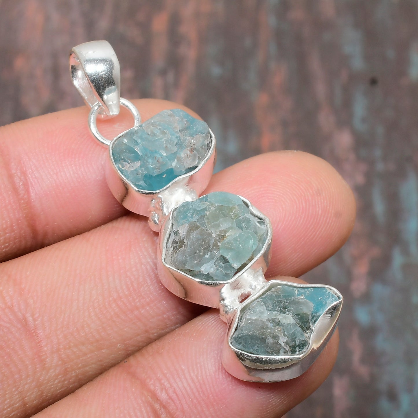 Tranquil Waters – Aquamarine Silver Pendant