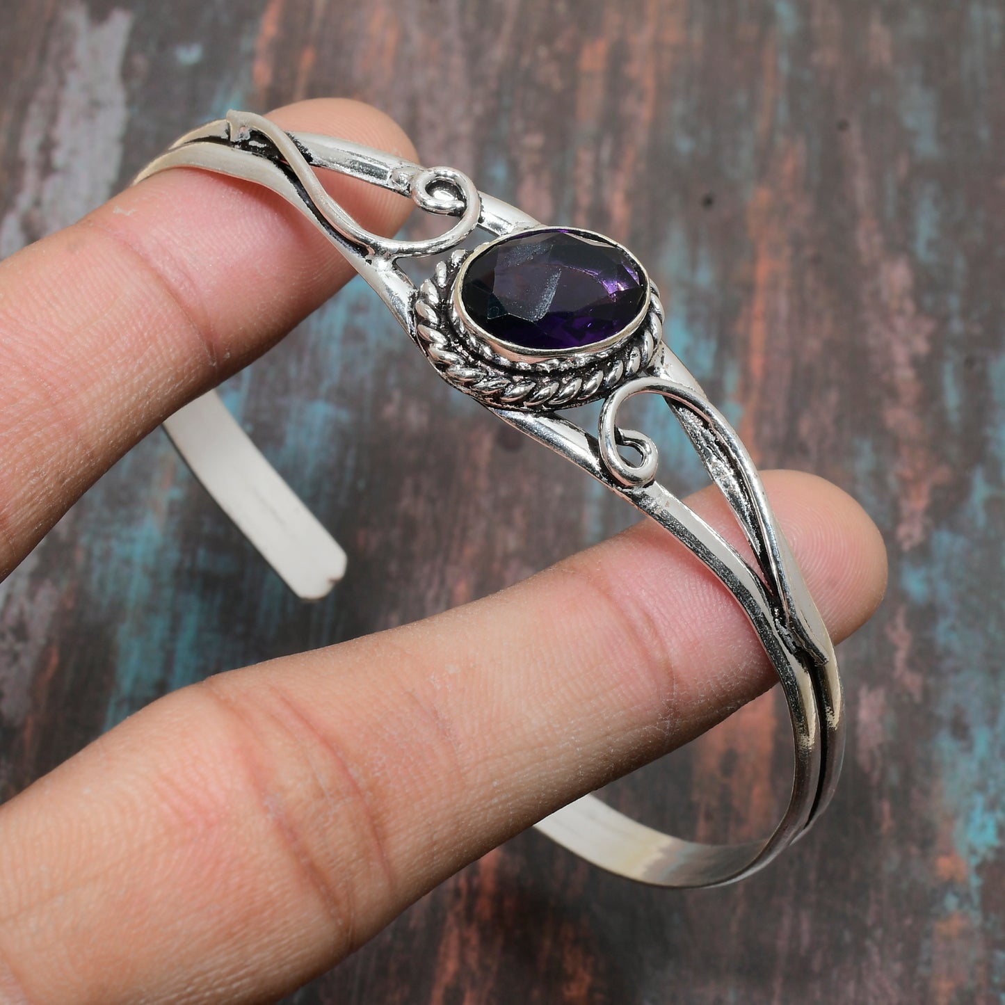 Serenity’s Embrace – Silver Amethyst Bracelet