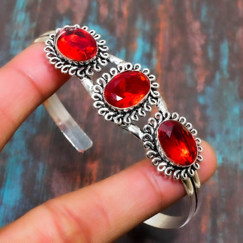 Scarlet Serenity – Garnet Filigree Silver Cuff