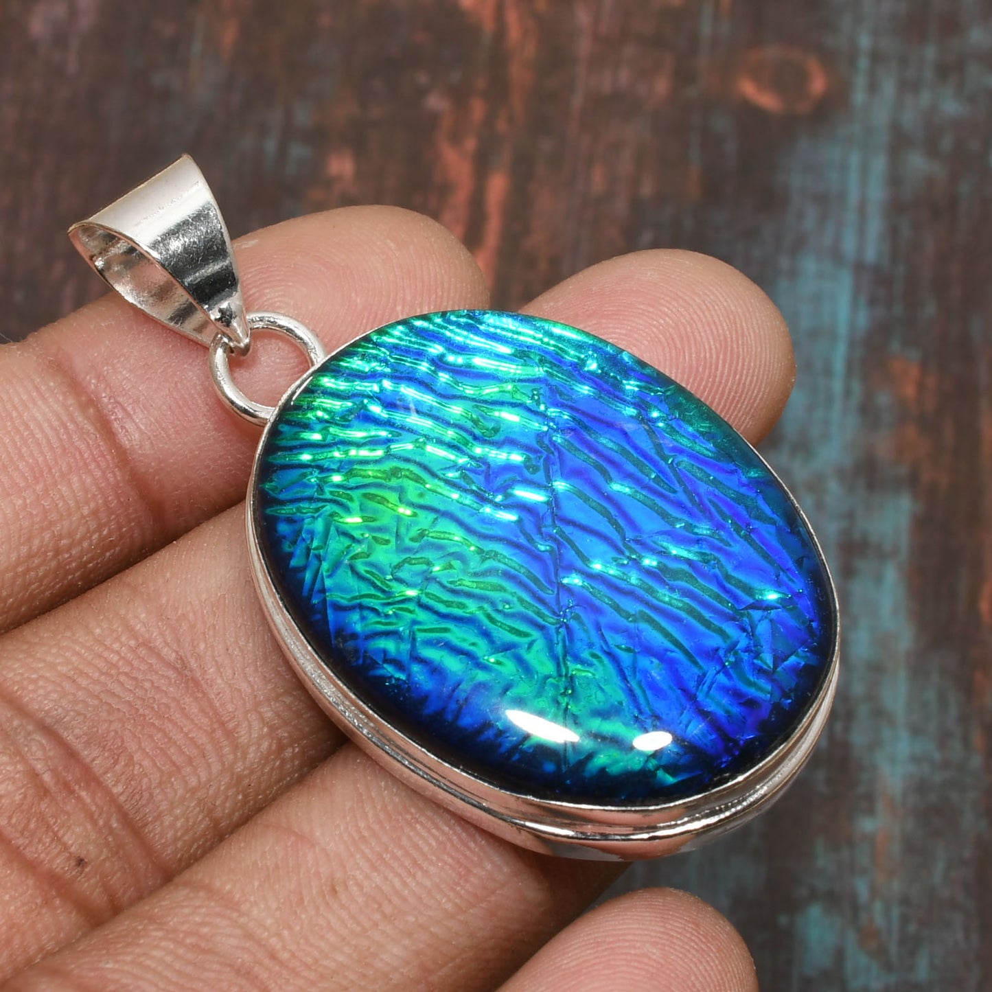 Ocean’s Embrace – Abalone Shell Silver Pendant