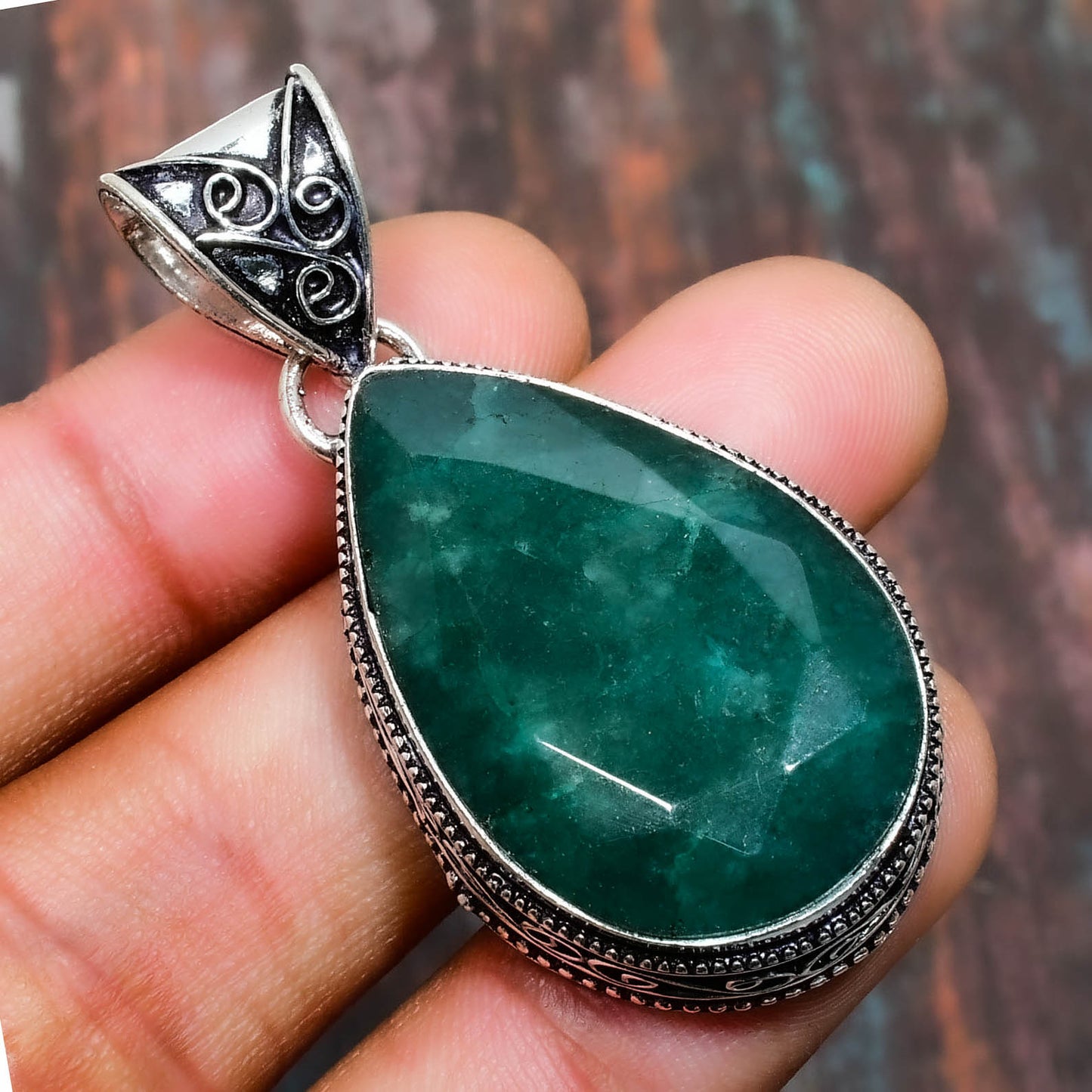 Emerald Serenity – Sterling Silver Harmony Pendant