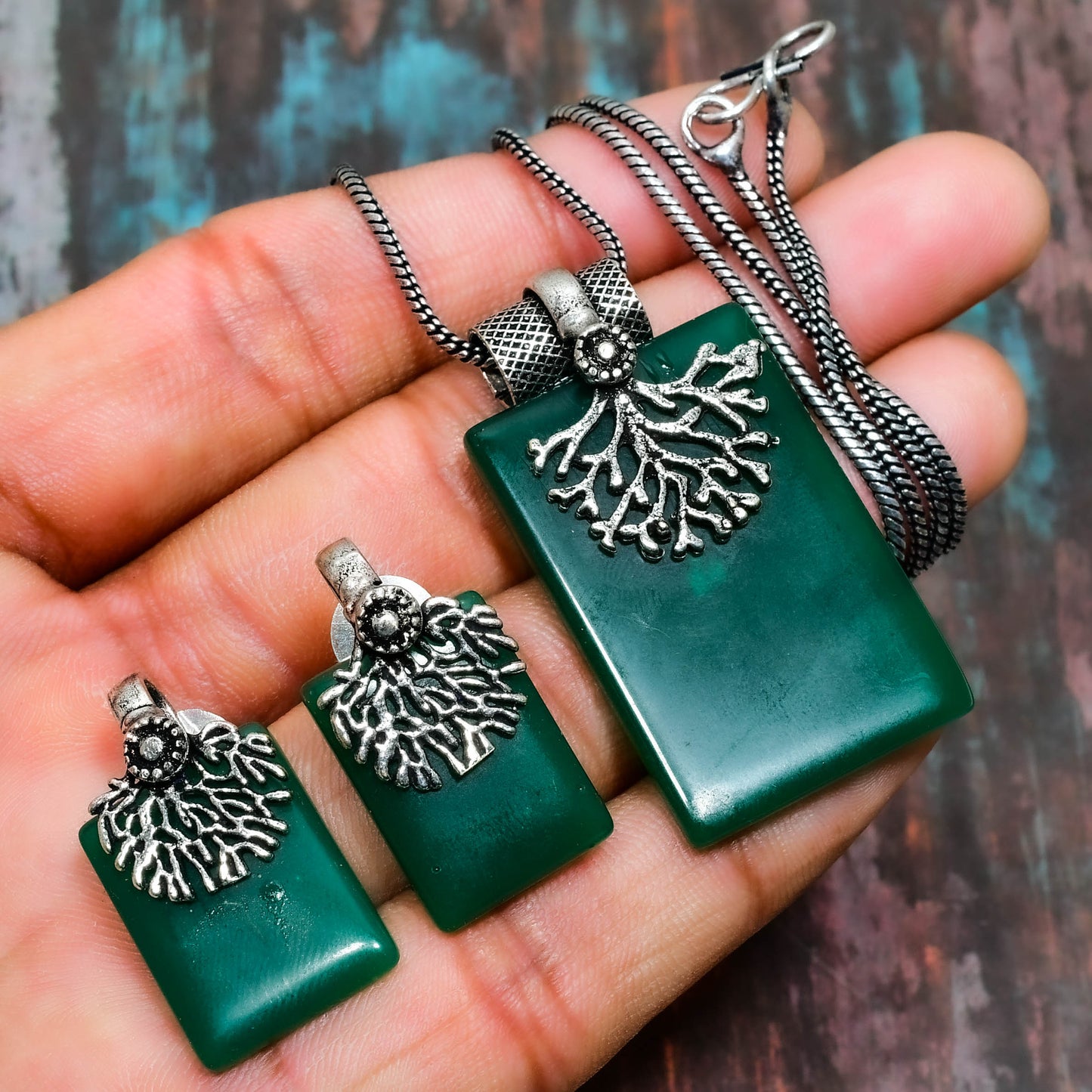 Coraline’s Harmony – Green Gem & Silver Set
