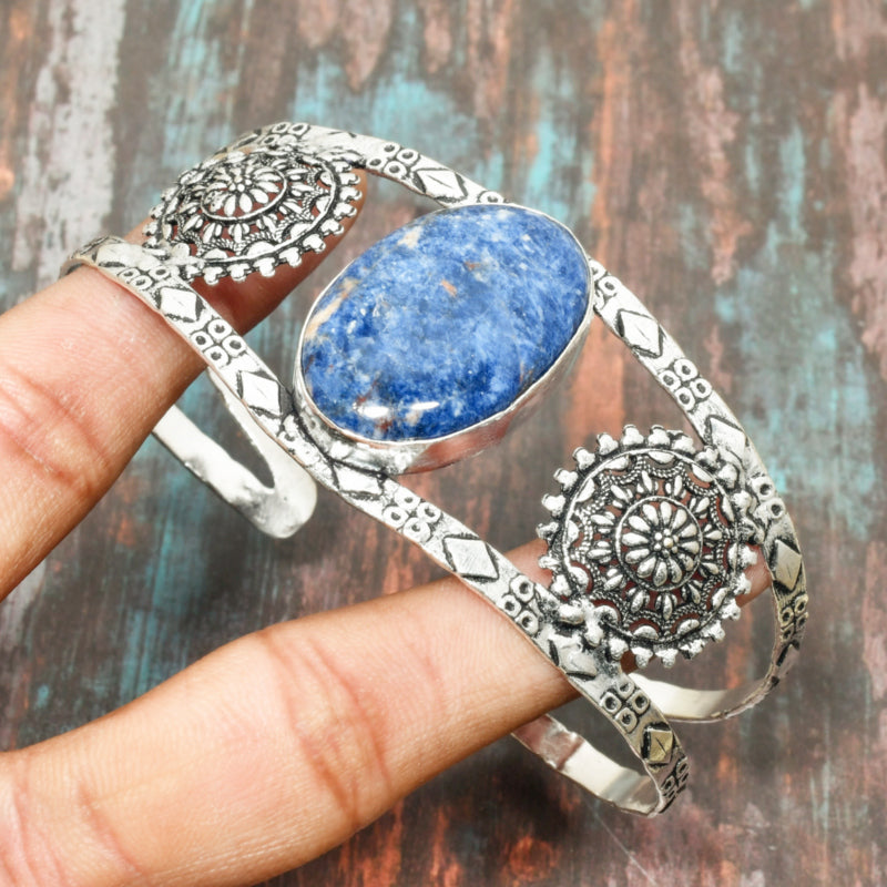 Aurora’s Wisdom – Lapis Lazuli Silver Cuff