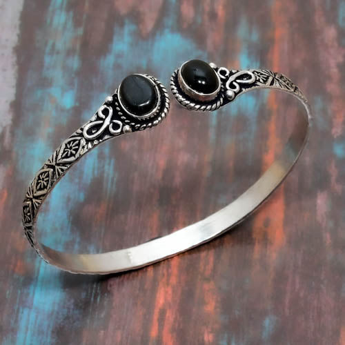 Elysia’s Aegis – Onyx Silver Cuff