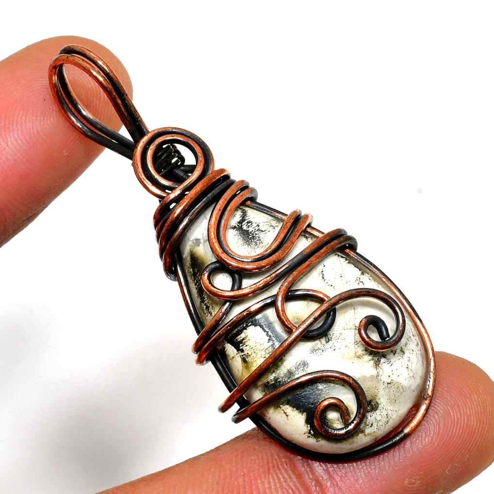 Celestia’s Embrace – Amethyst Copper Pendant