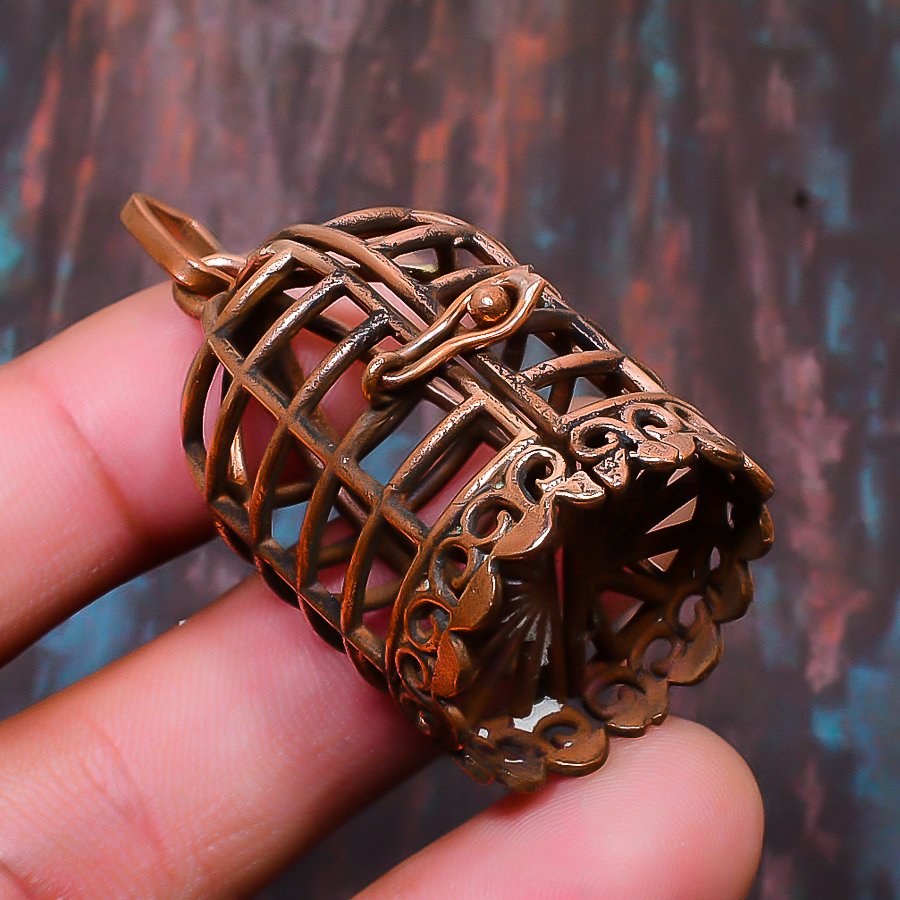 Mystic Embrace – Amethyst Copper Cage Pendant