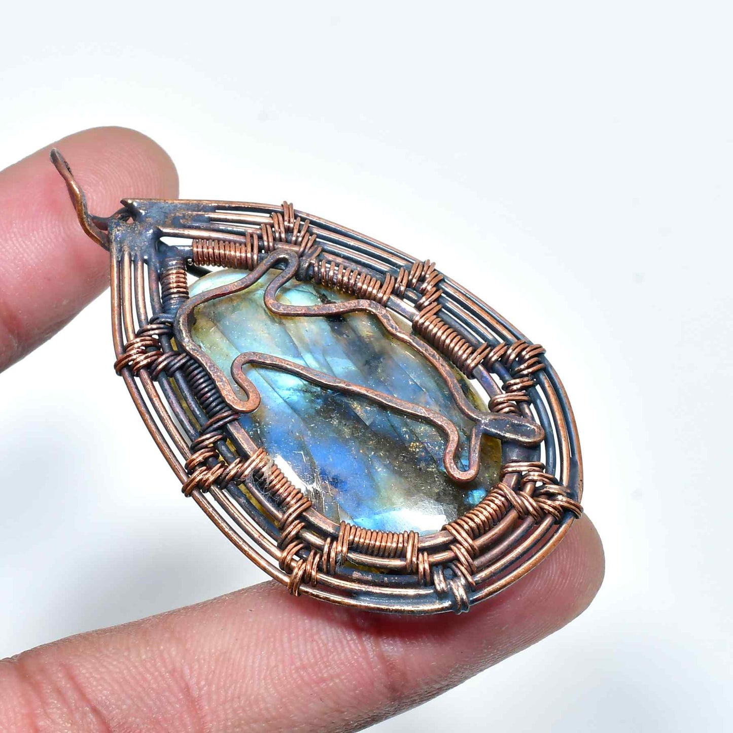 Selene’s Shield – Labradorite Copper Pendant