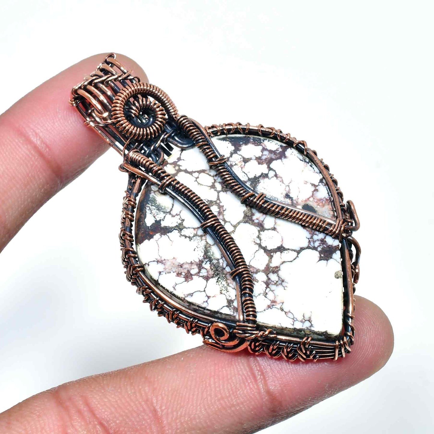 Nyx’s Embrace – Obsidian Heart & Copper Pendant