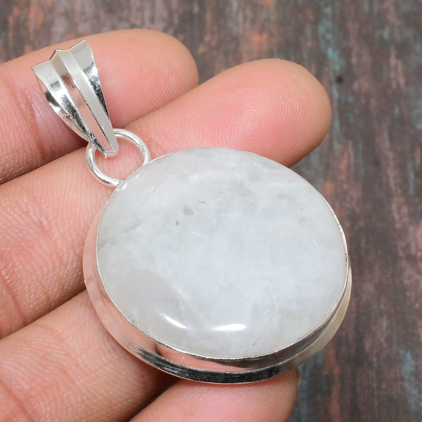 Celestial Harmony – Silver Moonstone Pendant