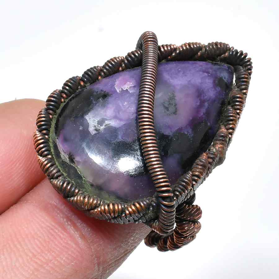 Ezra’s Veil – Mystic Amethyst Copper Pendant