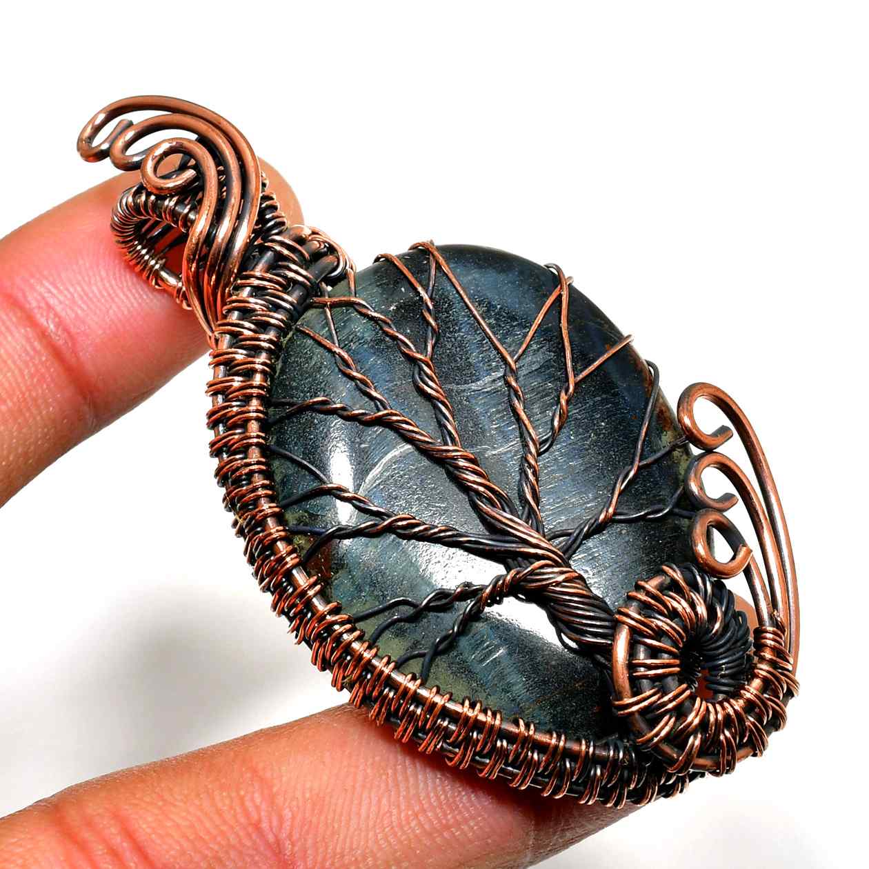 Ember’s Whisper – Jade & Antique Bronze Pendant