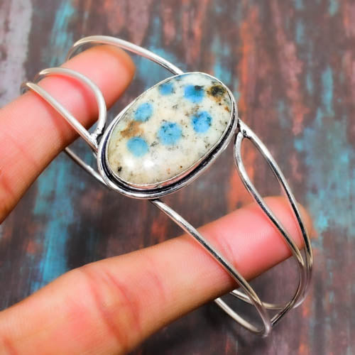 Nature’s Whisper – Silver Oval Stone Bracelet