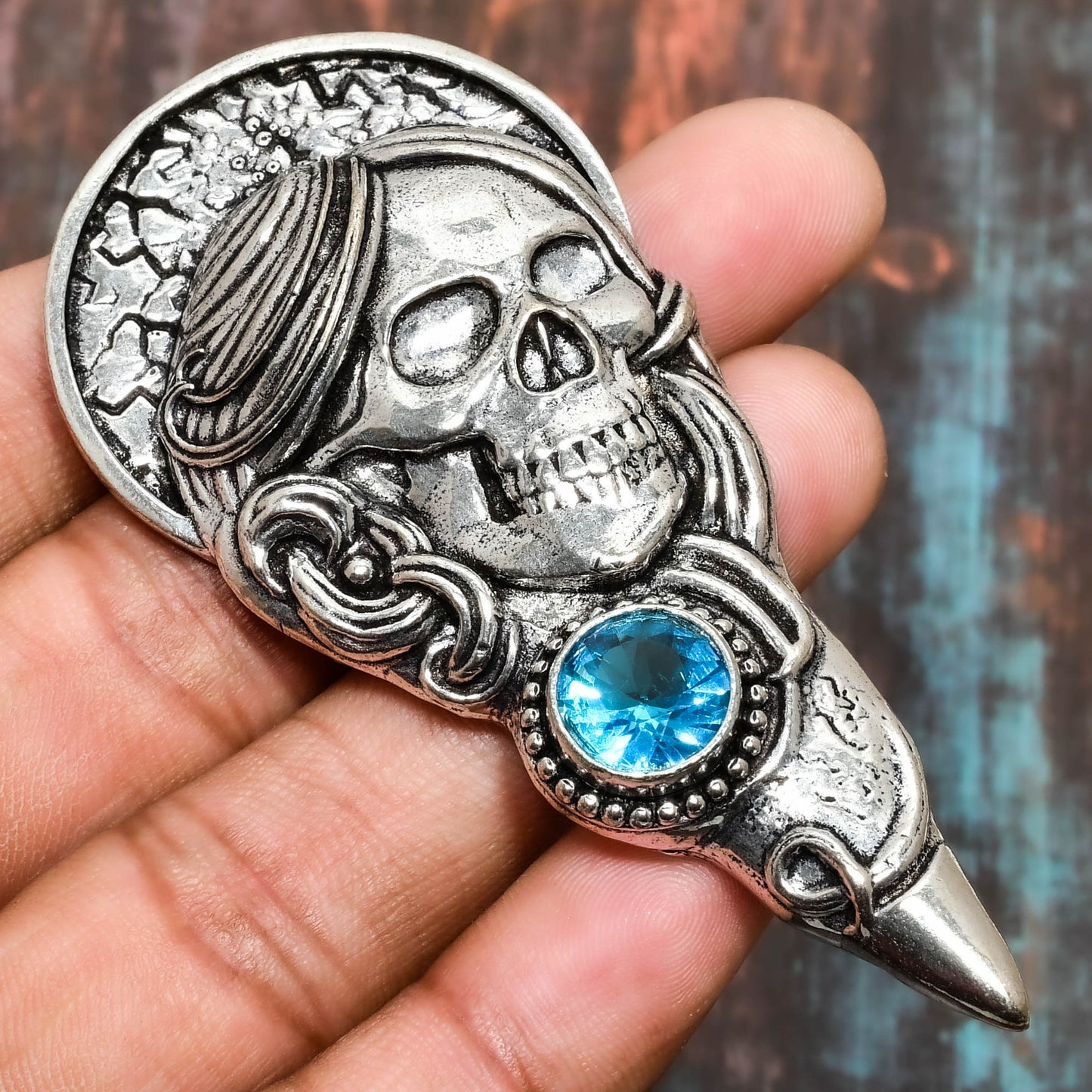 Abyssal Visage – Blue Skull Brooch