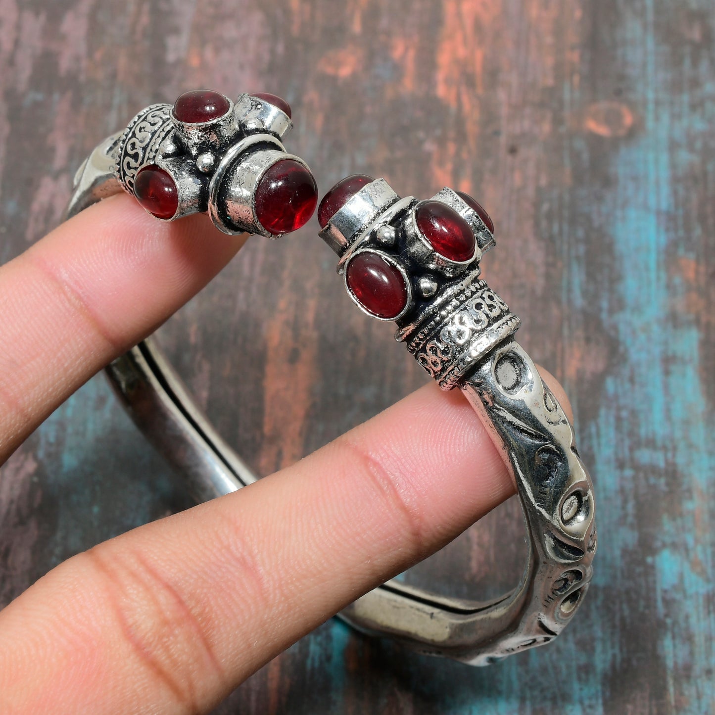 Crimson Echo – Garnet & Silver Bracelet
