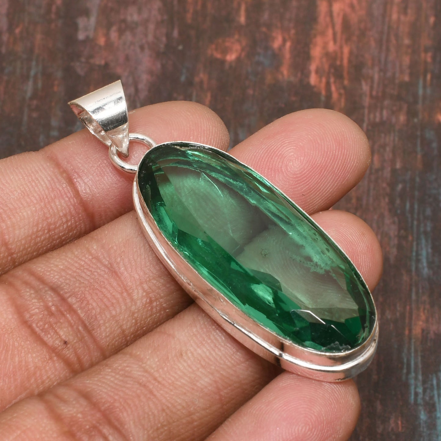 Emerald Reverie – Sterling Silver Pendant