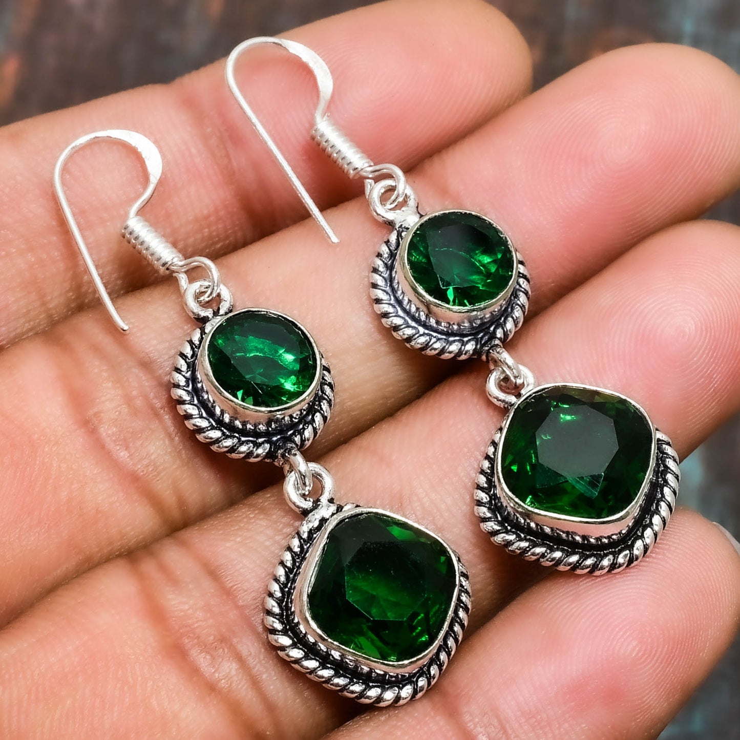 Emerald Embrace – Handcrafted Silver Earrings