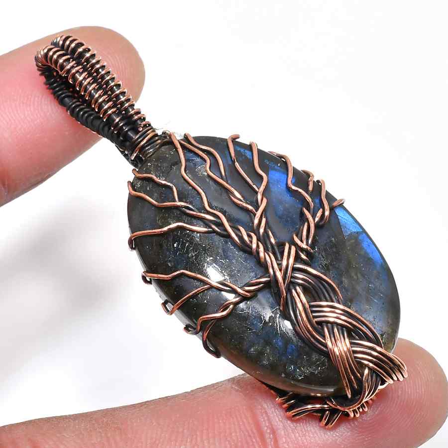 Aurora’s Aegis – Copper-Wrapped Labradorite Pendant