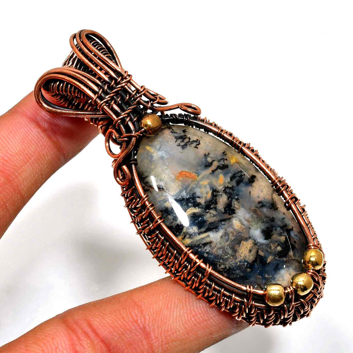 Elegant Essence – Copper-Wrapped Natural Stone Pendant