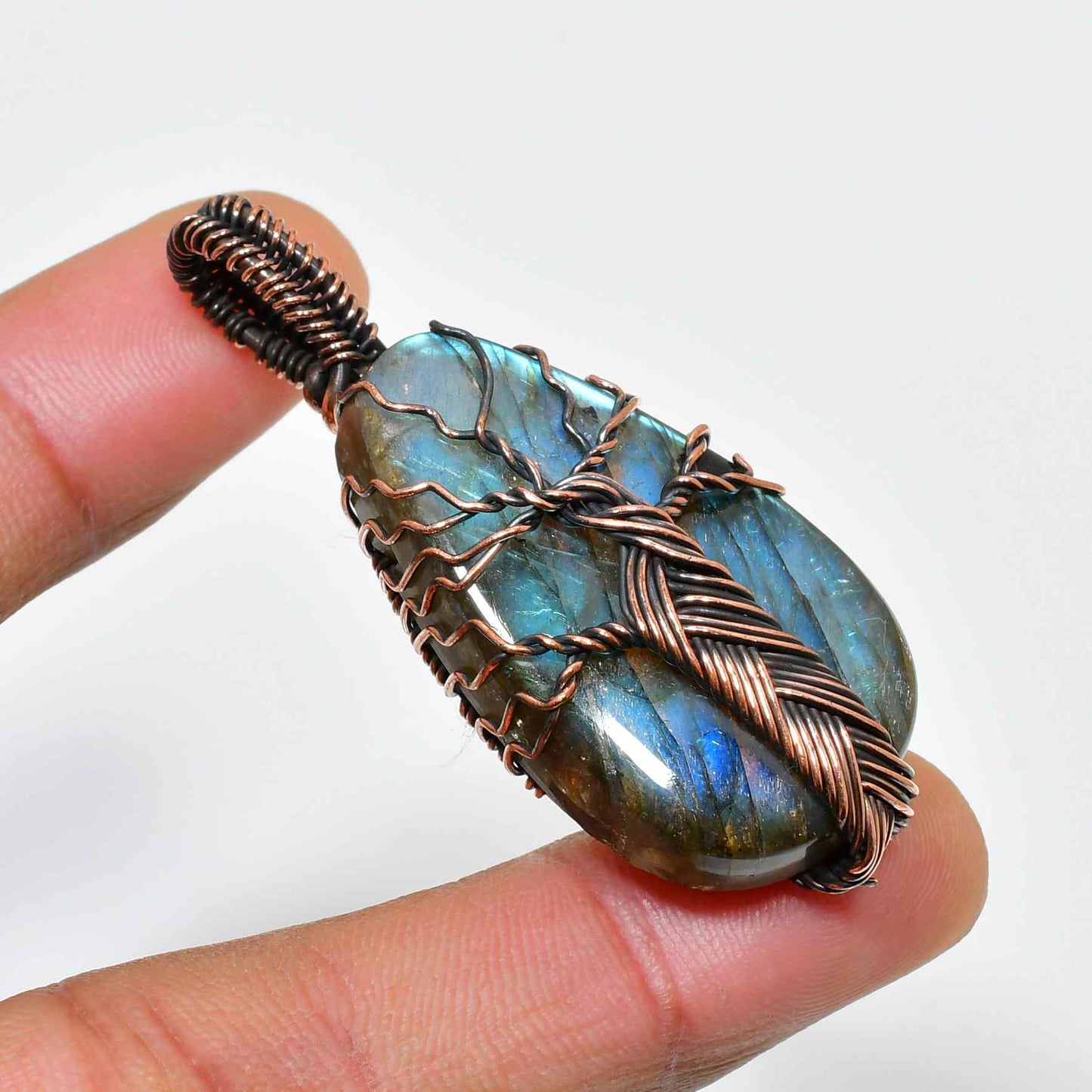 Astral Veil – Labradorite & Copper Pendant