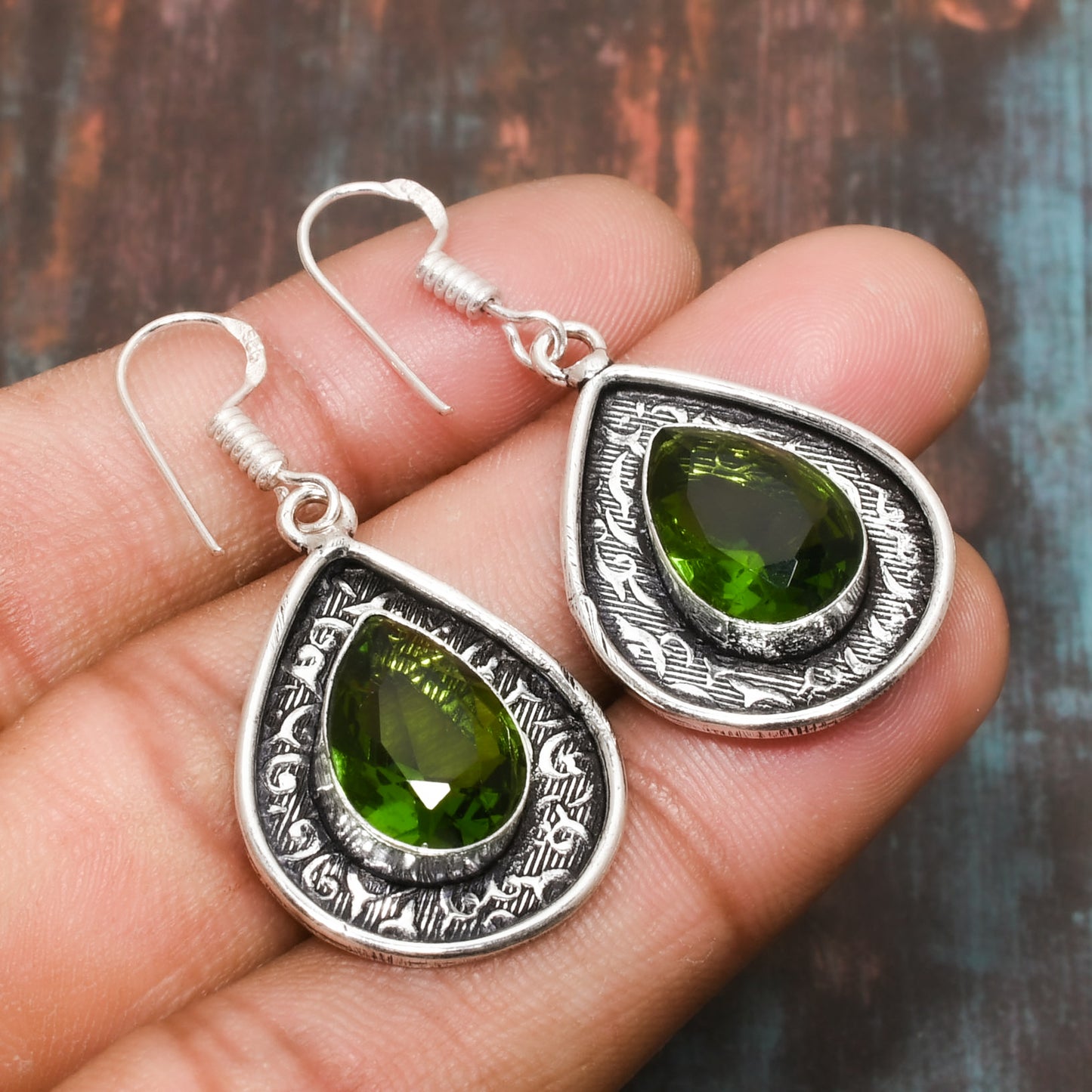Flora’s Embrace – Peridot Silver Filigree Earrings