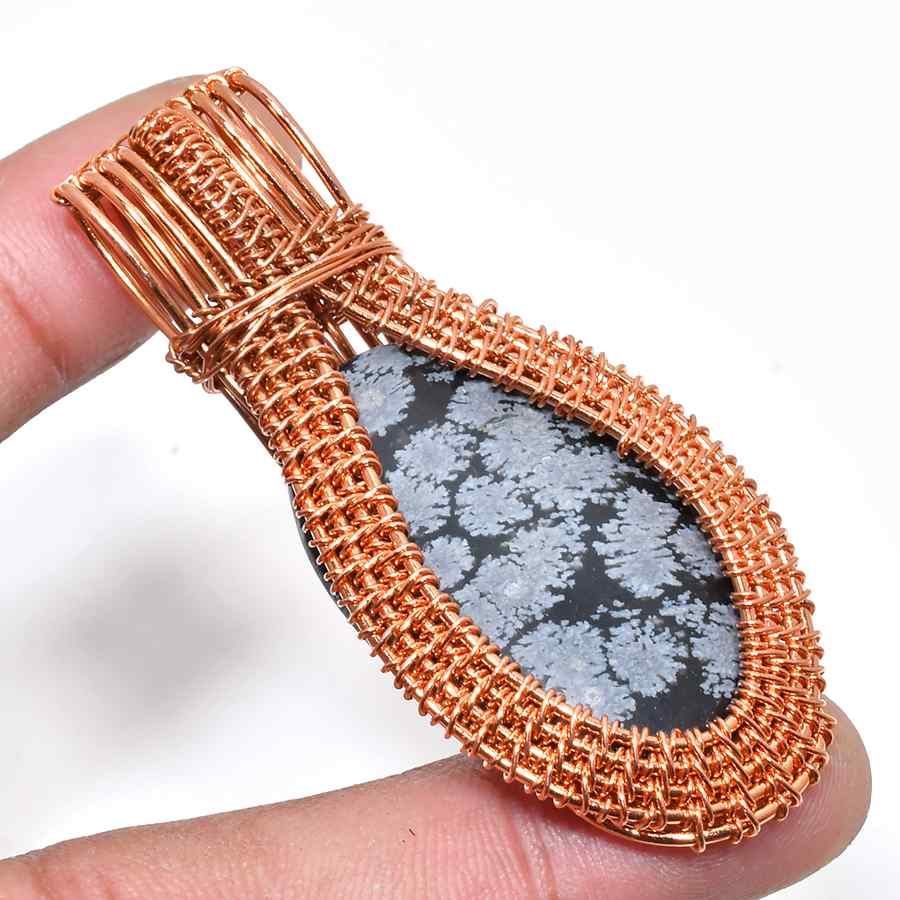 Ebon Embrace – Obsidian Rose Gold Pendant