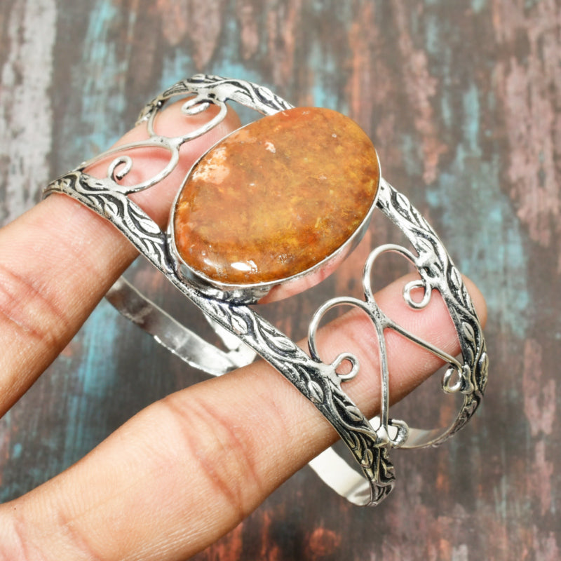 Sunset Embrace – Golden Amber & Silver Wire Bracelet