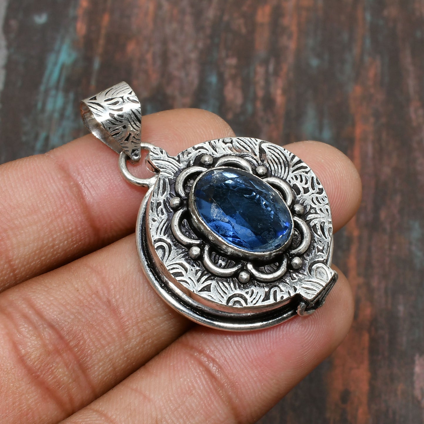 Celestial Serenity – Sapphire Silver Pendant