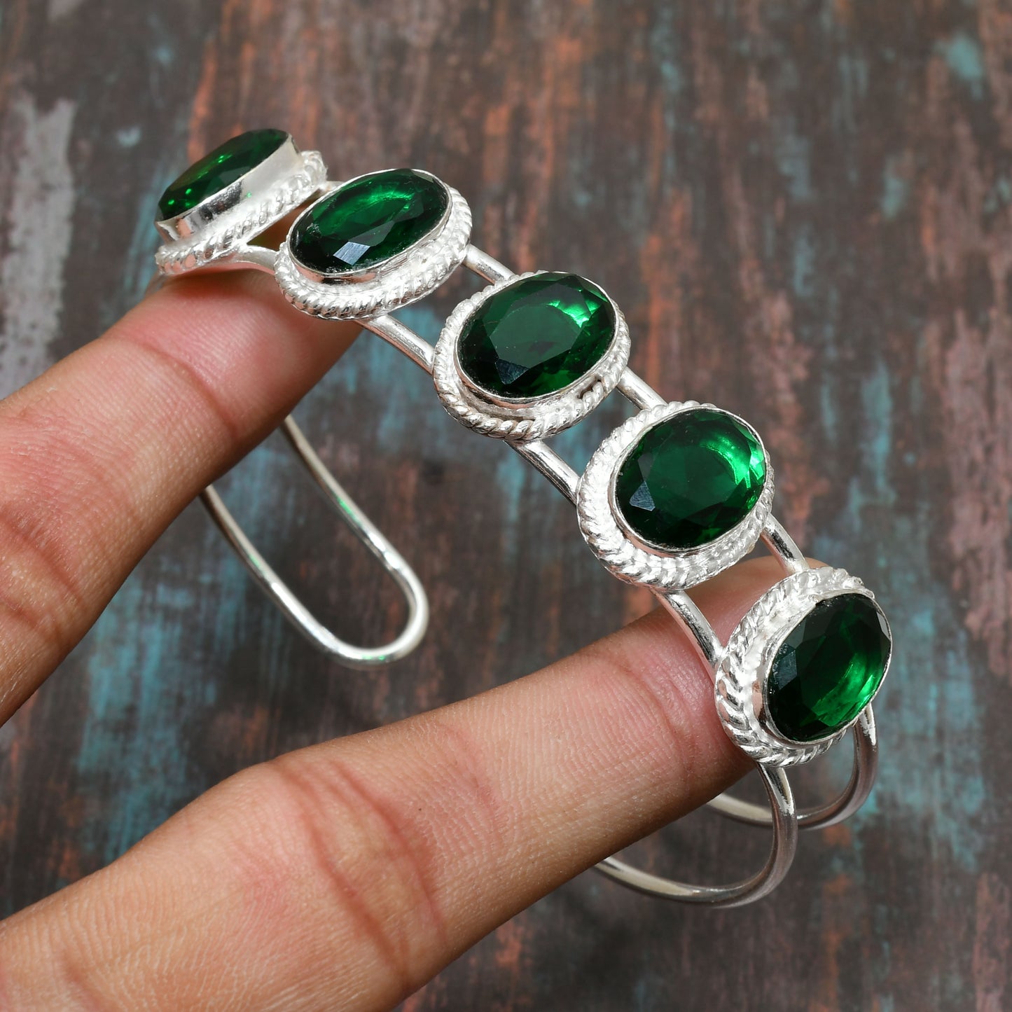 Emerald Embrace – Sterling Silver Bracelet