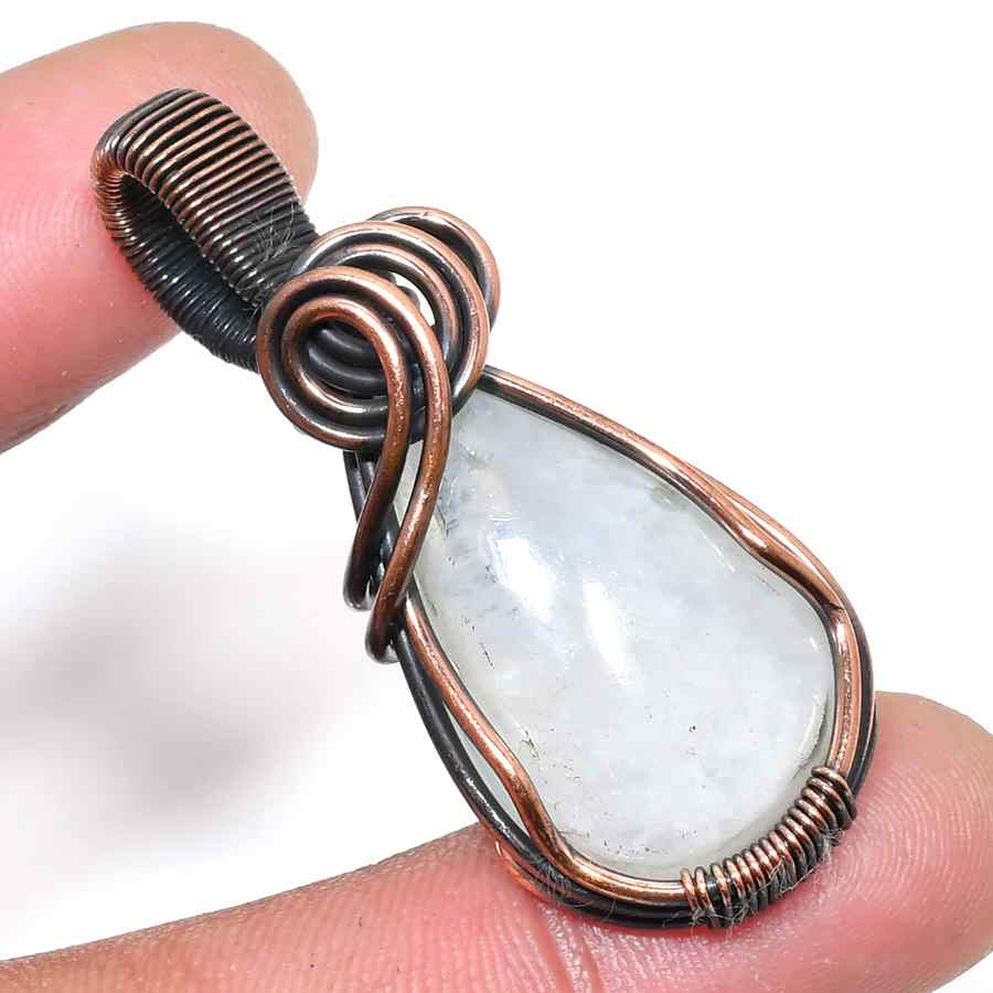 Luna’s Whisper – Moonstone Copper Pendant