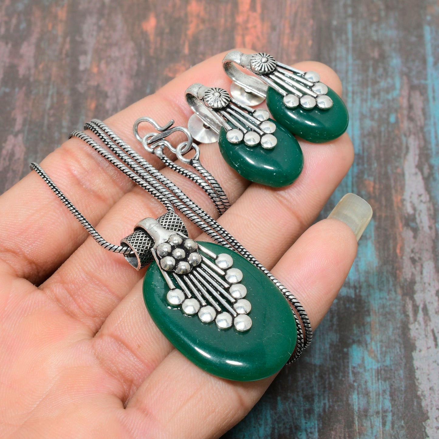 Serenity’s Embrace – Green Agate Pendant & Earrings Set
