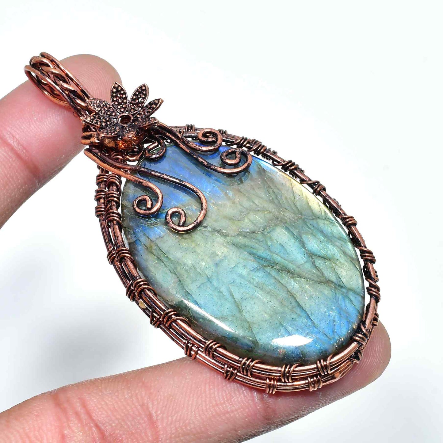Luna’s Radiance – Labradorite & Copper Pendant