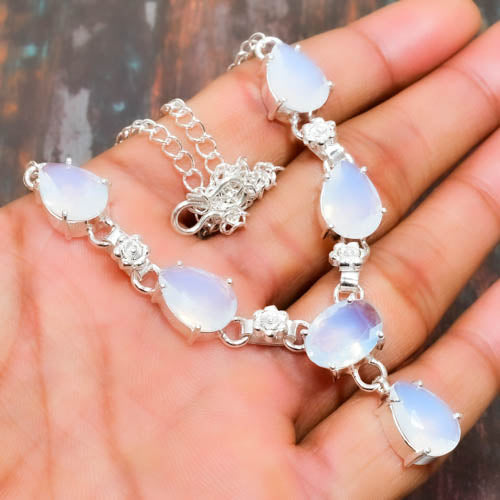 Moonlit Embrace – Opal & Silver Necklace