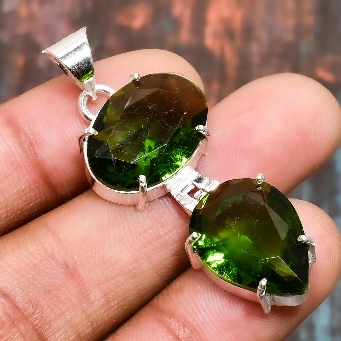 Eden’s Glow – Peridot Silver Pendant