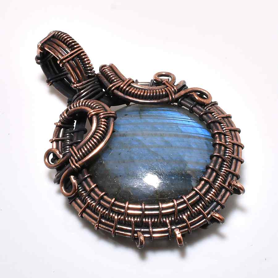 Selene’s Glow – Labradorite Copper Pendant