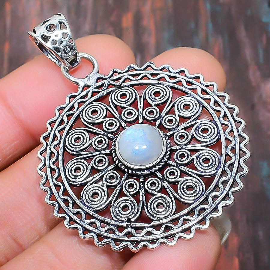 Lunar Whispers – Filigree Silver Moonstone Pendant
