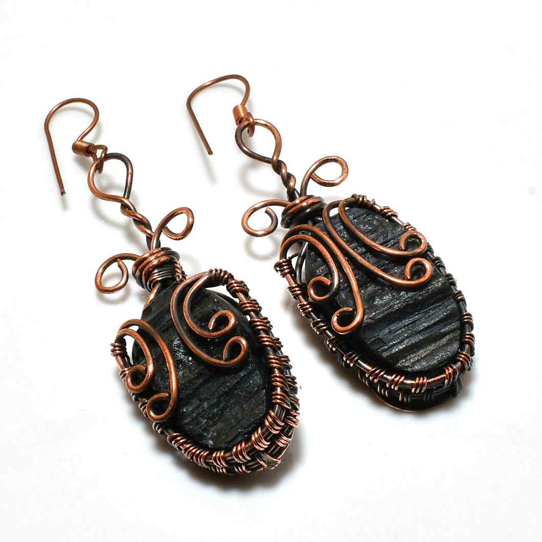 Ebon Embrace – Onyx Copper Earrings