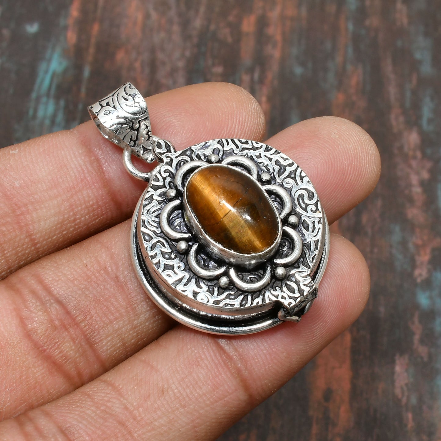 Celestial Whisper – Tiger’s Eye Sterling Silver Pendant