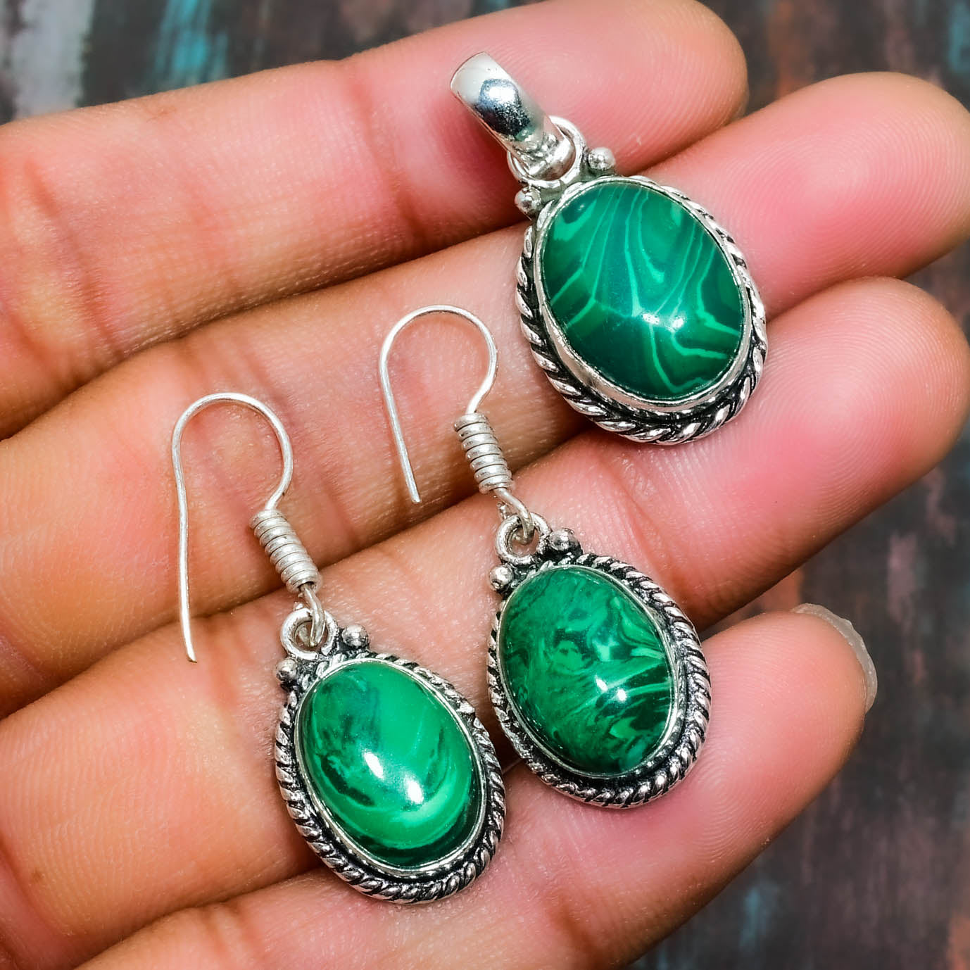 Emerald Resonance – Malachite & Sterling Silver Jewelry Set
