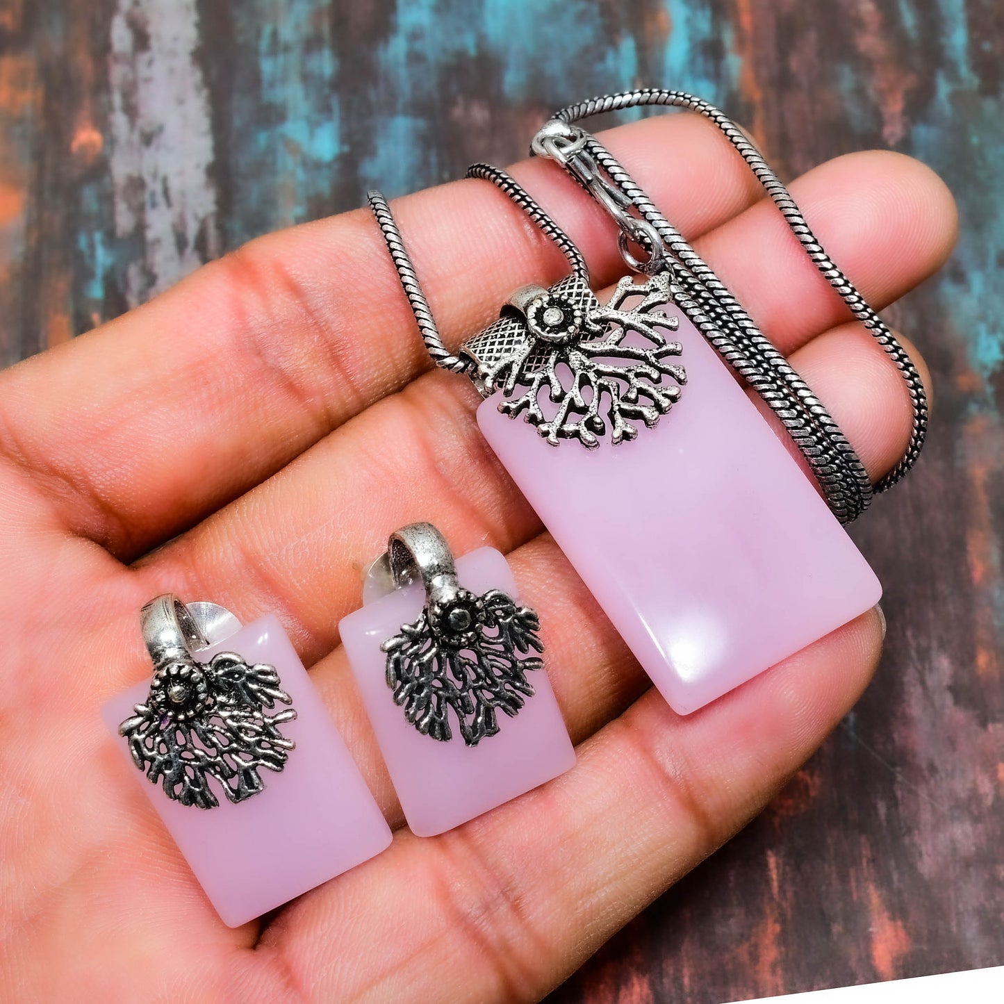 Coraline’s Charm – Silver & Coral Set