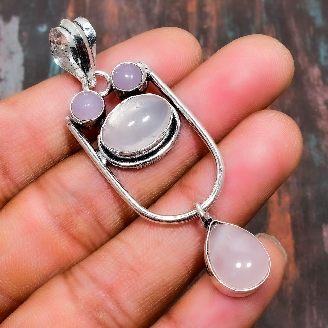 Luna’s Embrace – Sterling Silver Moonstone Pendant