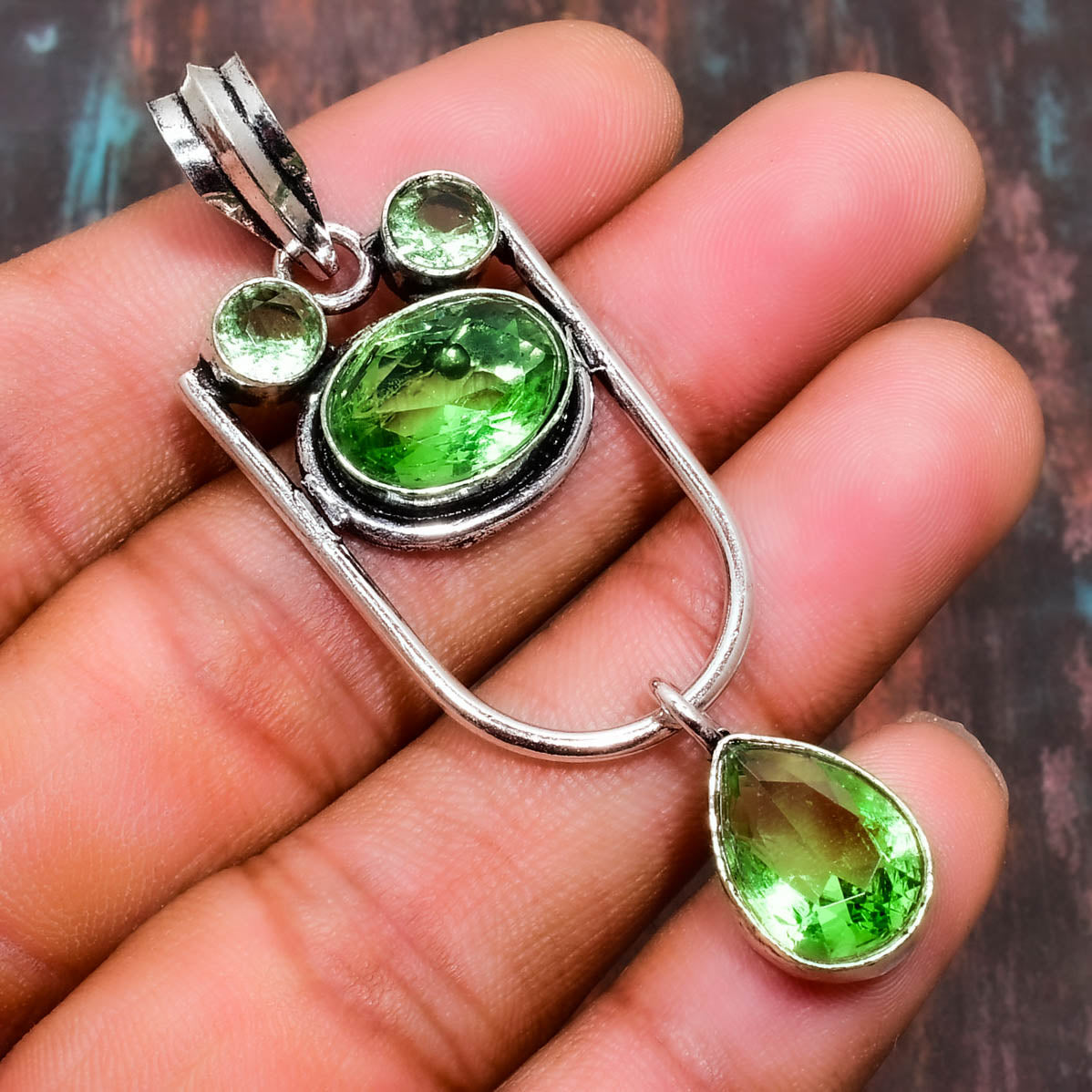 Verdant Harmony – Sterling Silver Peridot Pendant