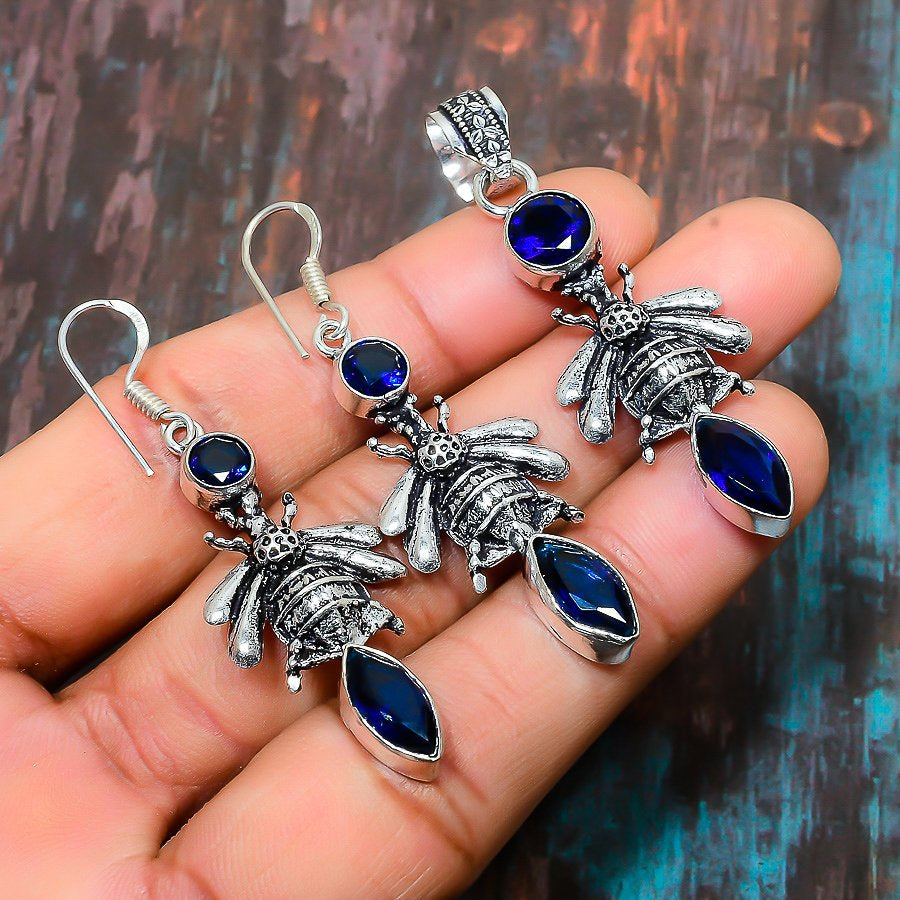 Bee Bliss – Silver Bee & Deep Blue Stone Set