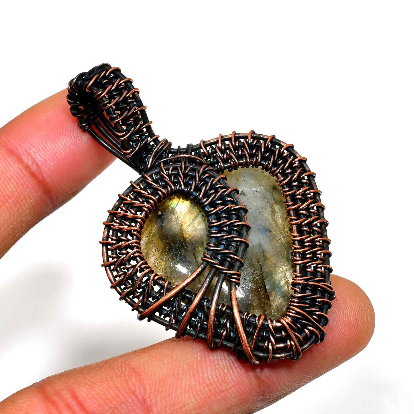 Luna’s Lumina – Labradorite Copper Pendant